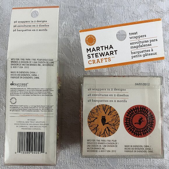 Halloween Party Baking Bundle—Oven Mitt, Cookie Cutters, Treat Wrappers NWT - Picture 16 of 16